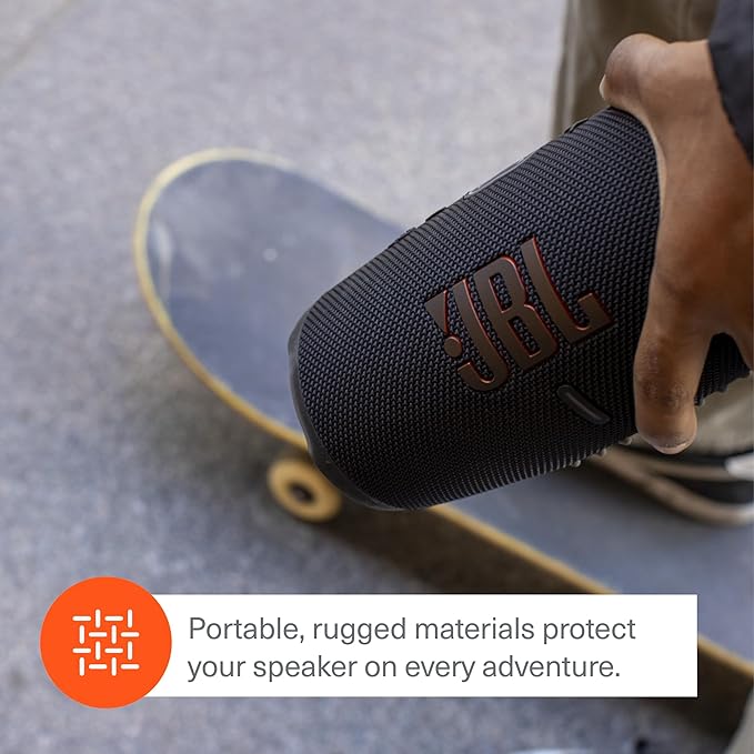 JBL Charge 5 (Camouflage) + Bundle with divvi! Protective Hardshell Case (Black)